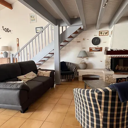 Tatil Evi Maison La Rabouillere Avec Jardin Arbore